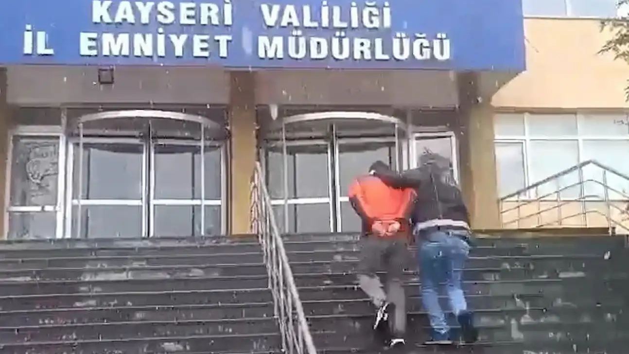 Kayseri'de aranan 2 şahıs yakalandı