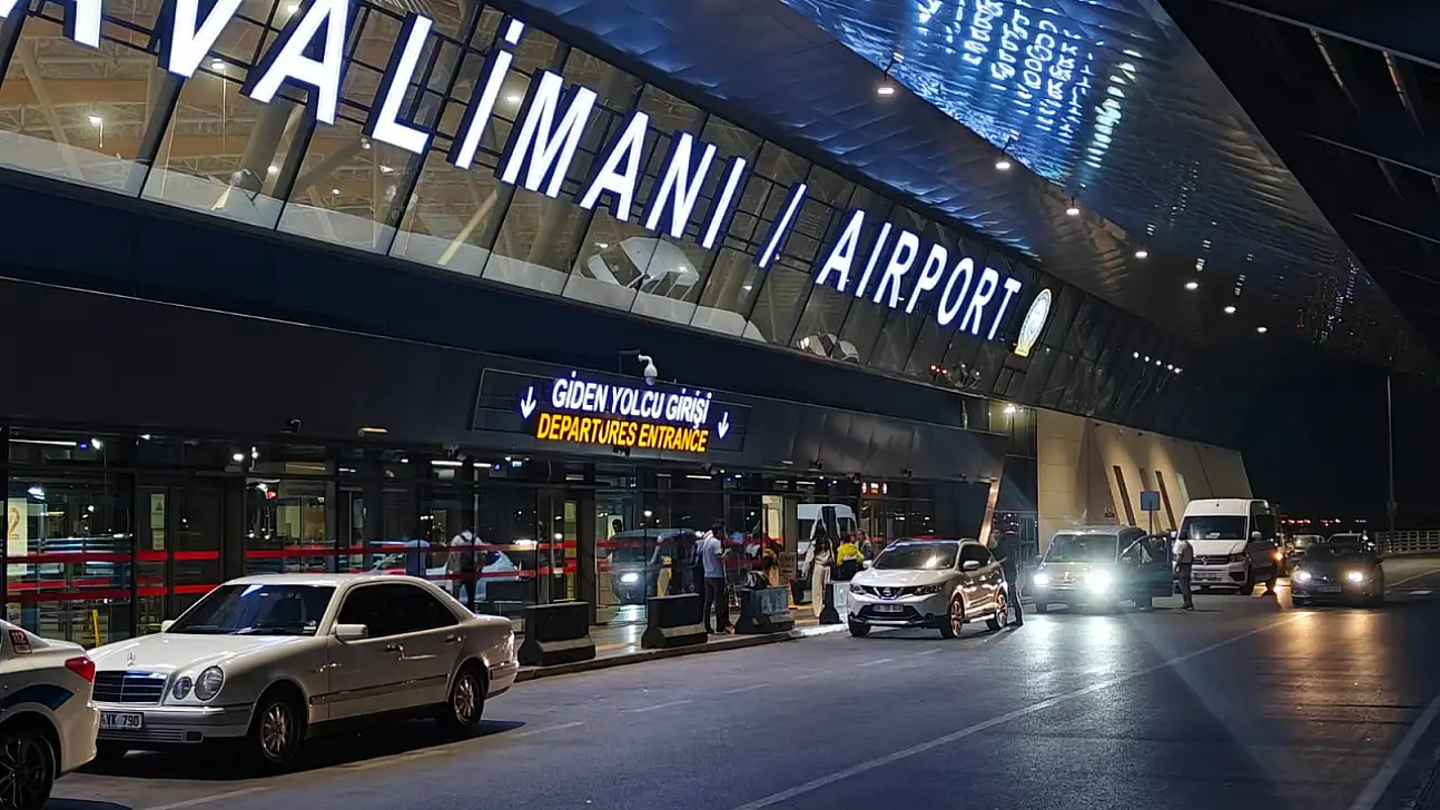Kayseri Havalimanı'nda metrekaresi 83 bin TL'ye kiraya verilecek!