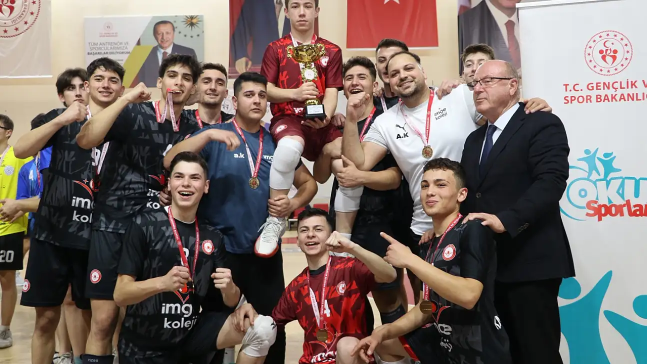 Kayseri Okul Sporları Voleybol Genç Erkekler müsabakaları sona erdi