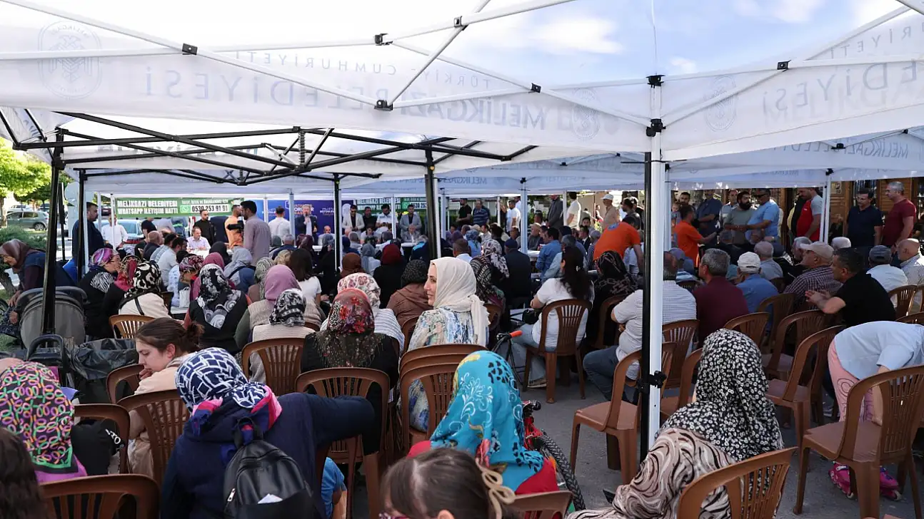 600 bin kişilik ilçede hizmet mesaisi sürüyor! Başkan Selimiye'de vatandaşla buluştu