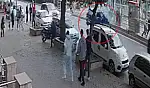 Kayseri'de tramvay durağına çarpan sürücü yaralandı