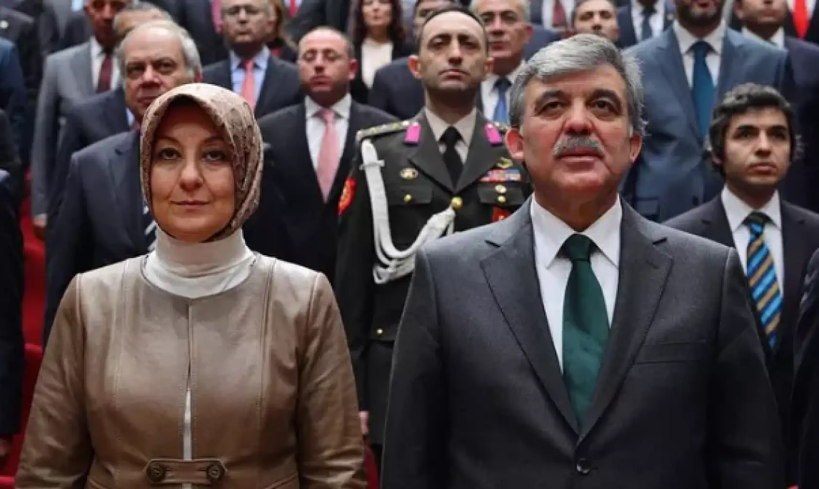 Kayserili eski cumhurbaşkanının İngiltere ziyareti gündem oldu: Eşi Hayrünnisa Gül'ün parası kayboldu!