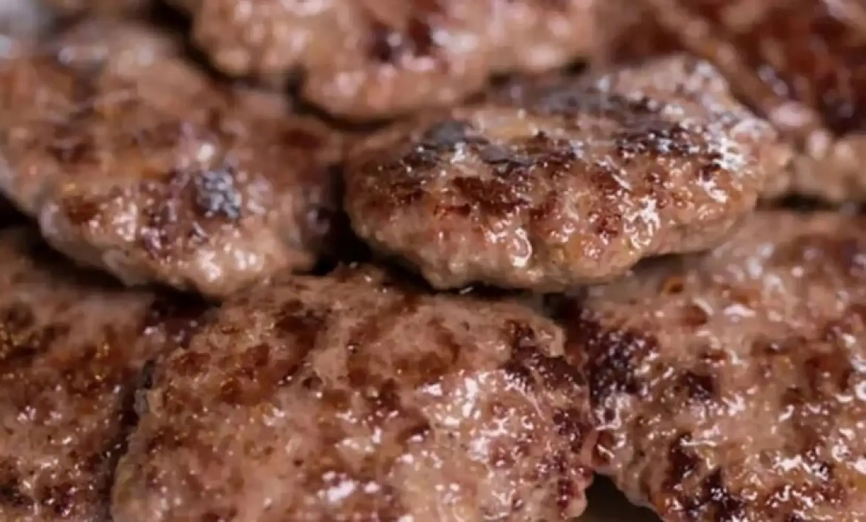 Fatih Altaylı ürünlerinde domuz eti çıkan köfteciyi açık etti!