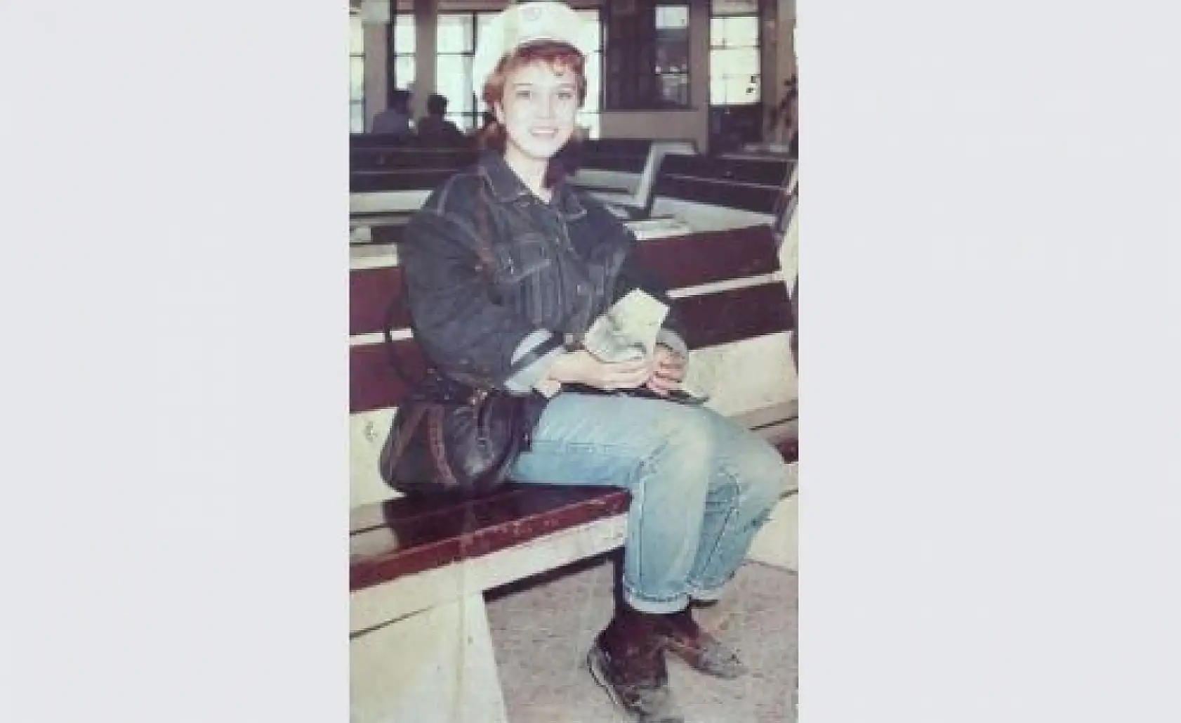 30 yıl önce gazinolarda şarkı söylüyordu – Şimdi Kayseri meydanında piyango bileti satıyor!