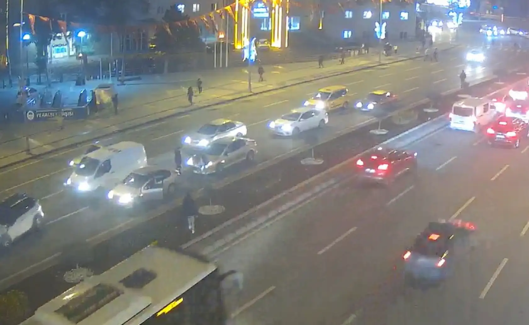 Cumhuriyet Meydan'ında trafik kazası!