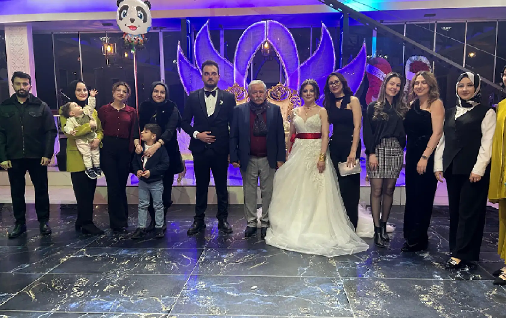 Özcan ve Akçakaya ailesinin mutlu günü!