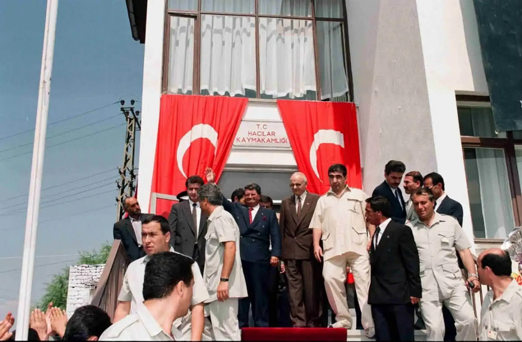 Turgut Özal'ın Kayseri'den kareleri dikkat çekti: Kayseri'nin kasabasını ilçe yapacak kararı burada imzaladı!