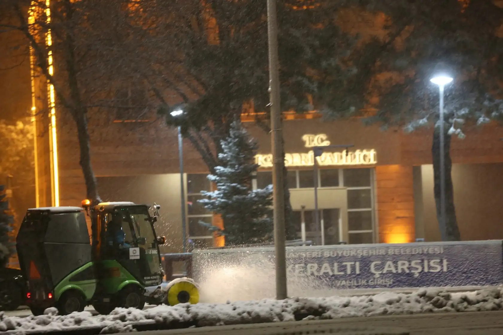 Kocasinan'da ekipler 24 saat iş başında