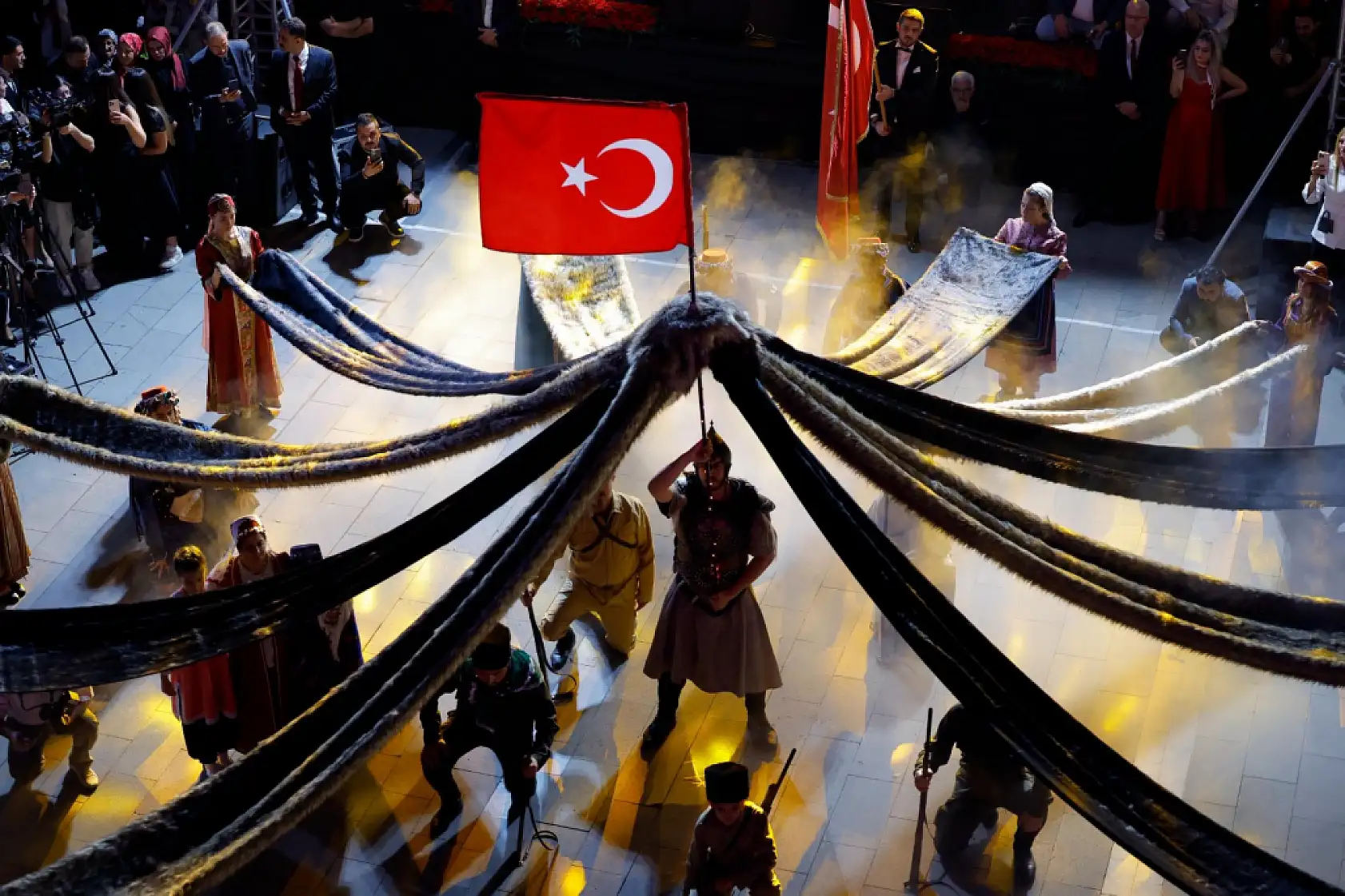 Büyükkılıç çifti 30 Ağustos coşkusuna eşlik etti!