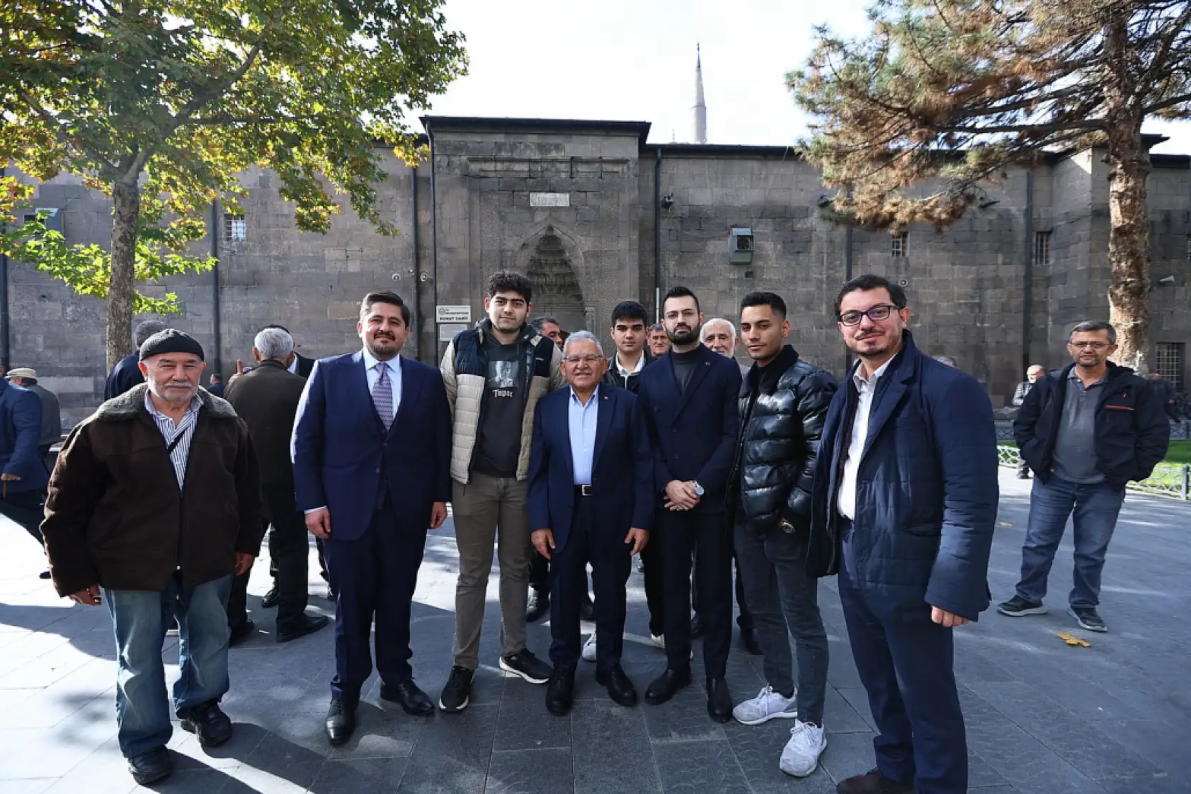 Başkan Büyükkılıç'tan esnaf ziyareti: Yoğun ilgiyle karşılaştı!