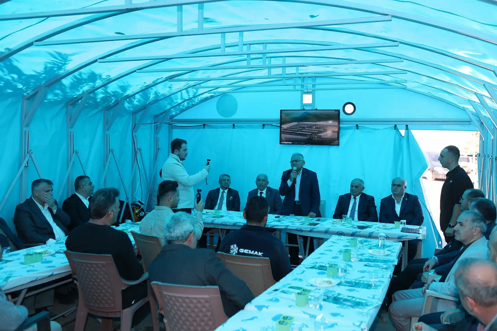 Yeni Sanayi Sitesi projesinde bilgilendirme toplantısı: Büyükkılıç'tan esnafa moral ve destek!