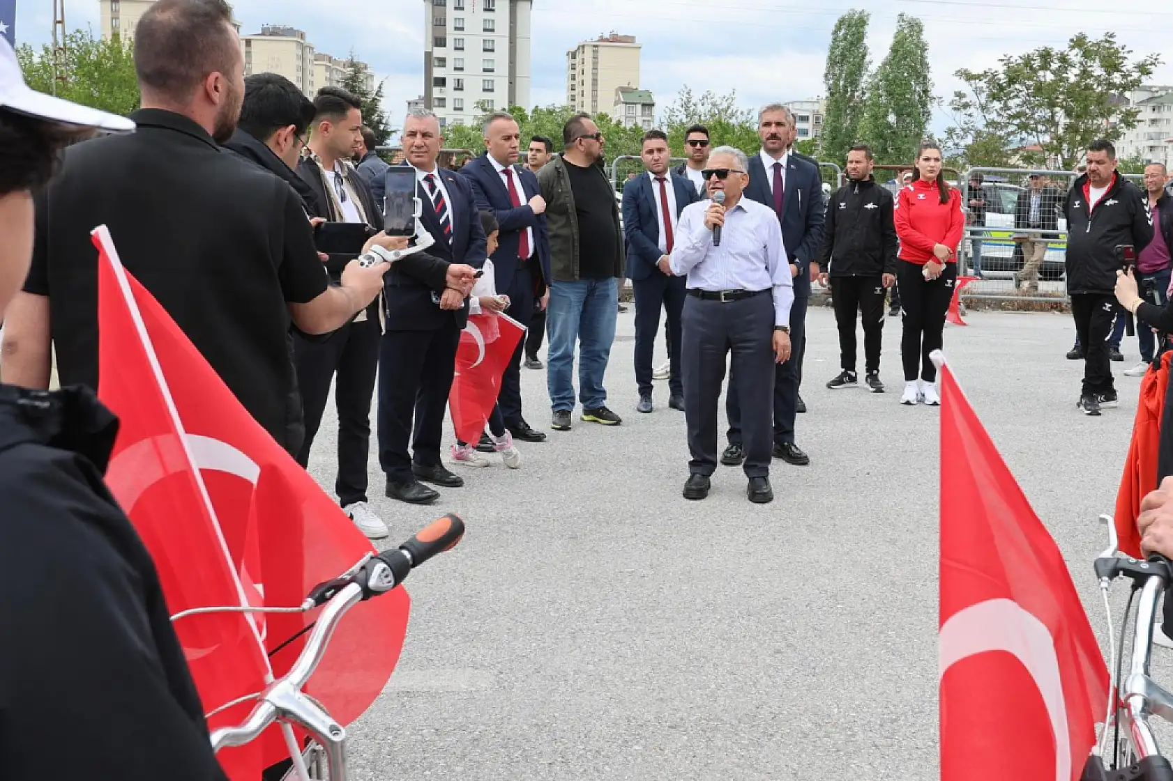 Kayseri'de 19 Mayıs'a özel bisiklet turu: Başkan Büyükkılıç start verdi!