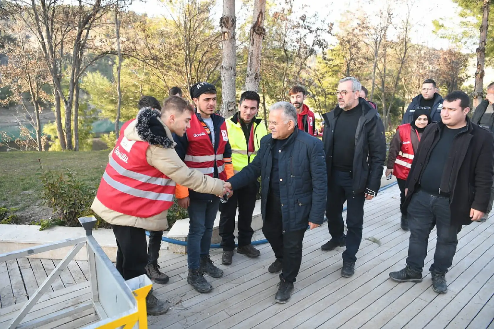 Büyükkılıç, Kahramanmaraş'ta çalışmaları adım adım takip ediyor