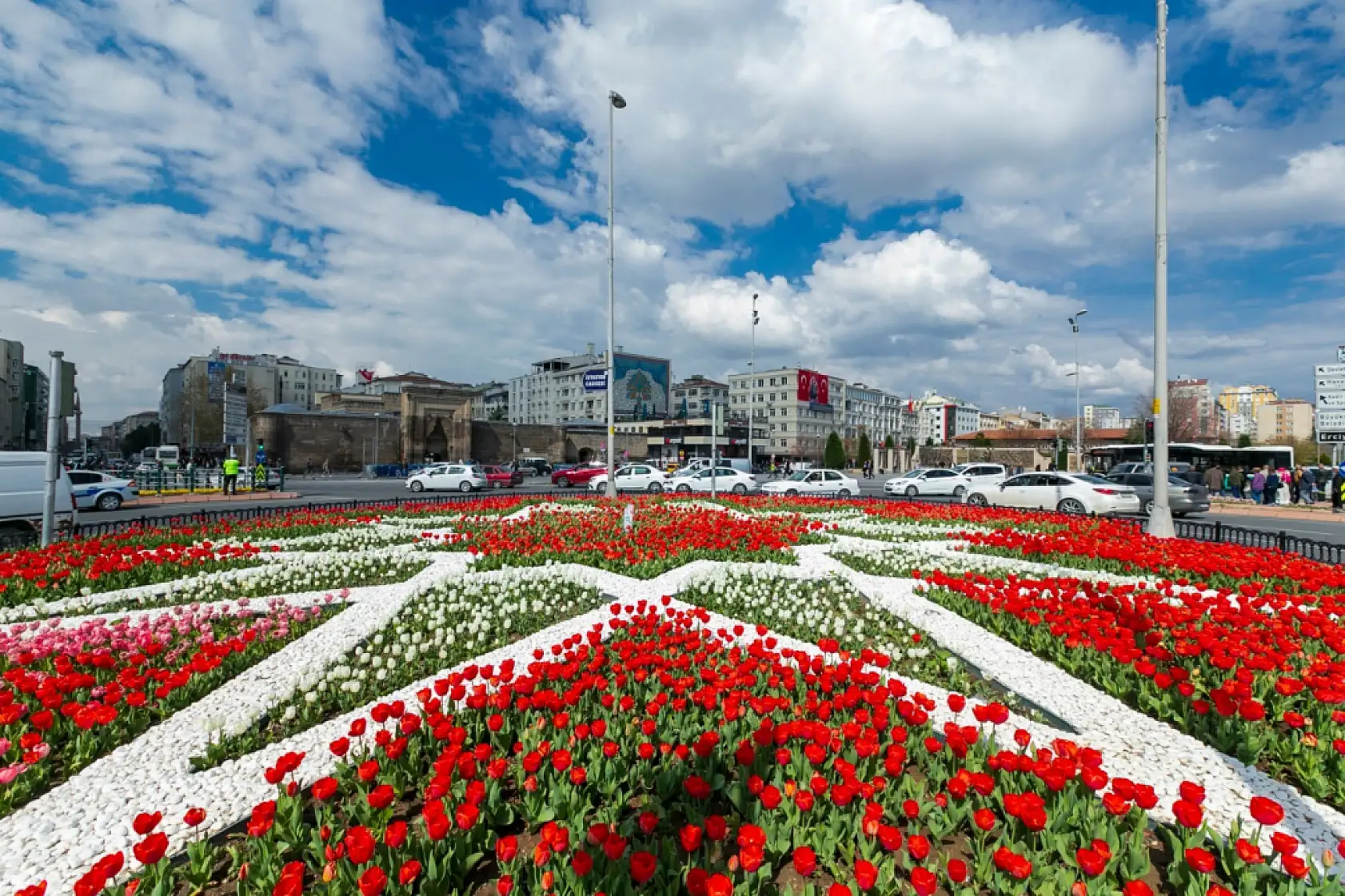 Kayseri'nin çehresi değişti: Büyükşehir'den park ve bahçelere önemli yatırım!