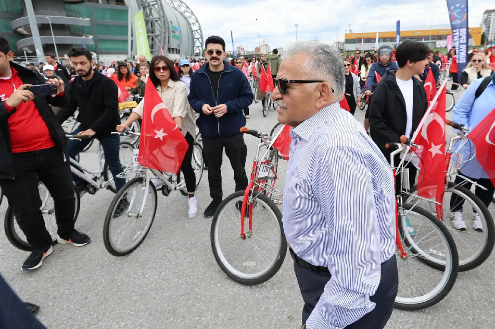Kayseri'de 19 Mayıs'a özel bisiklet turu: Başkan Büyükkılıç start verdi!