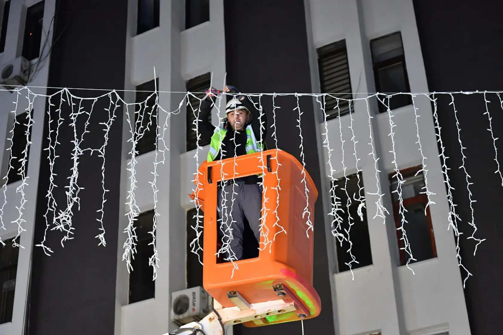Millet Caddesi'nde renkli dönüşüm