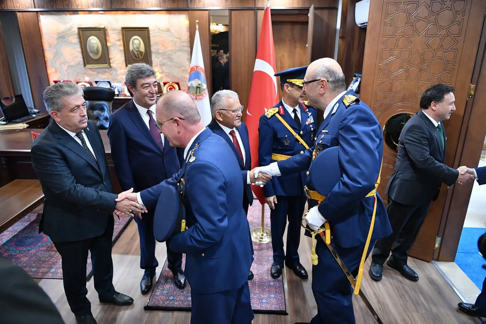 Kayseri'de 29 Ekim Cumhuriyet Bayramı coşkusu: Büyüleyen görüntüler!