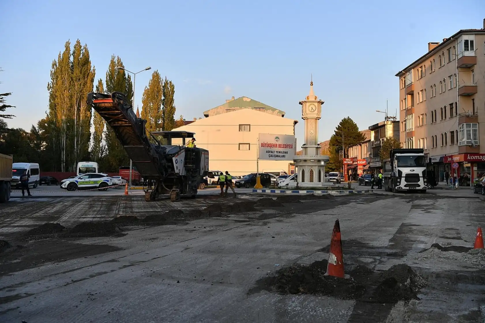 Büyükşehir'den hizmet atağı: ''Bağrımıza Basarak Yol Alıyoruz''