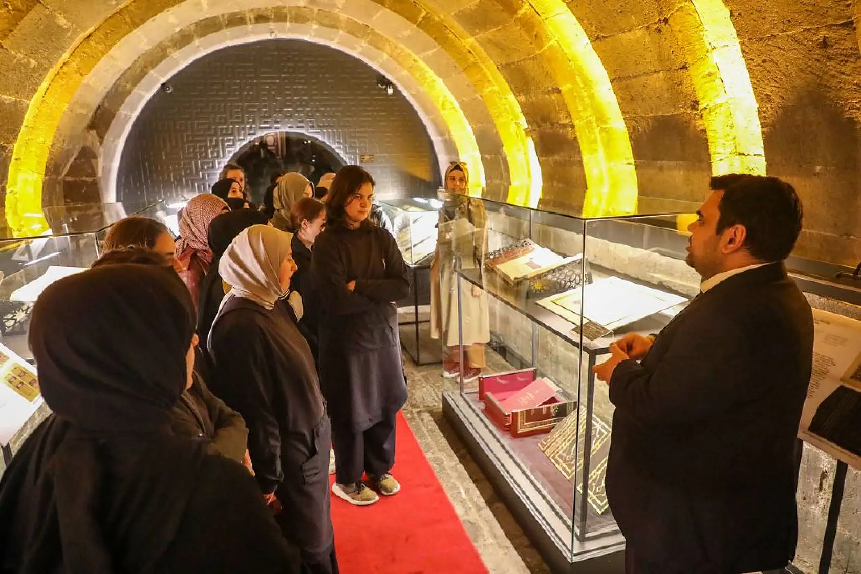 Kur'an Sergisi ziyaretçi akınına uğradı