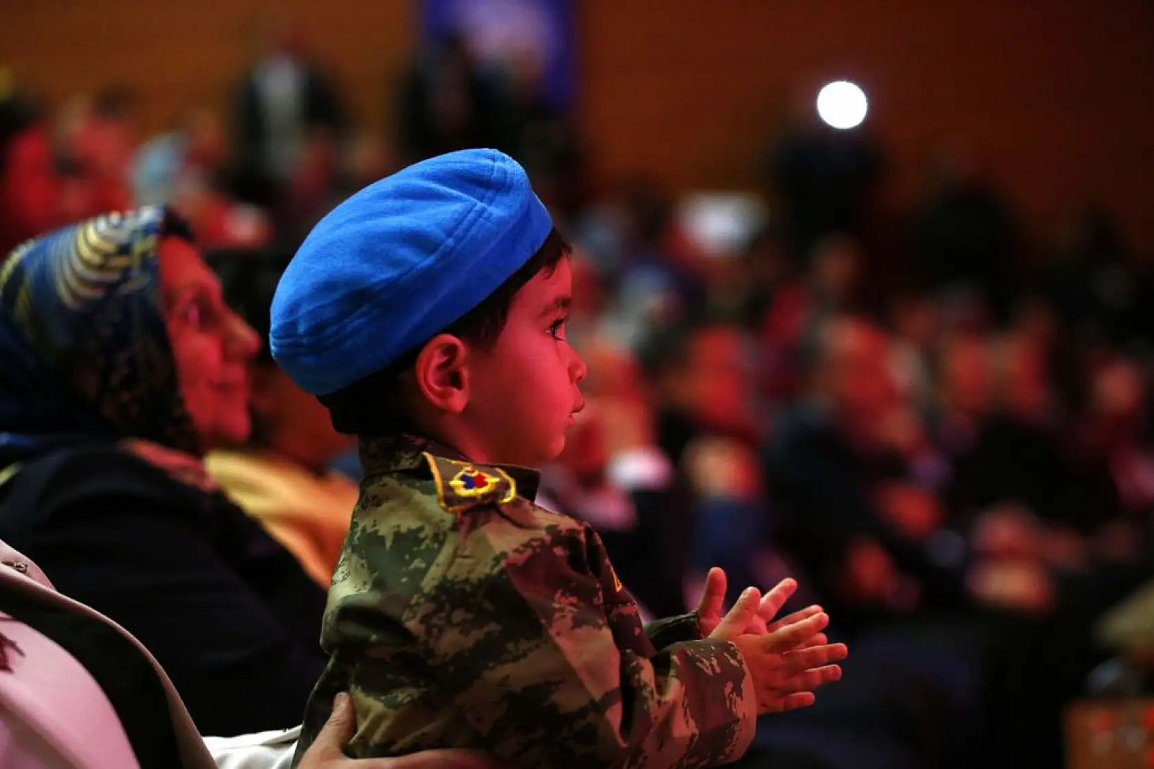 Öğretmenler için sahne aldılar