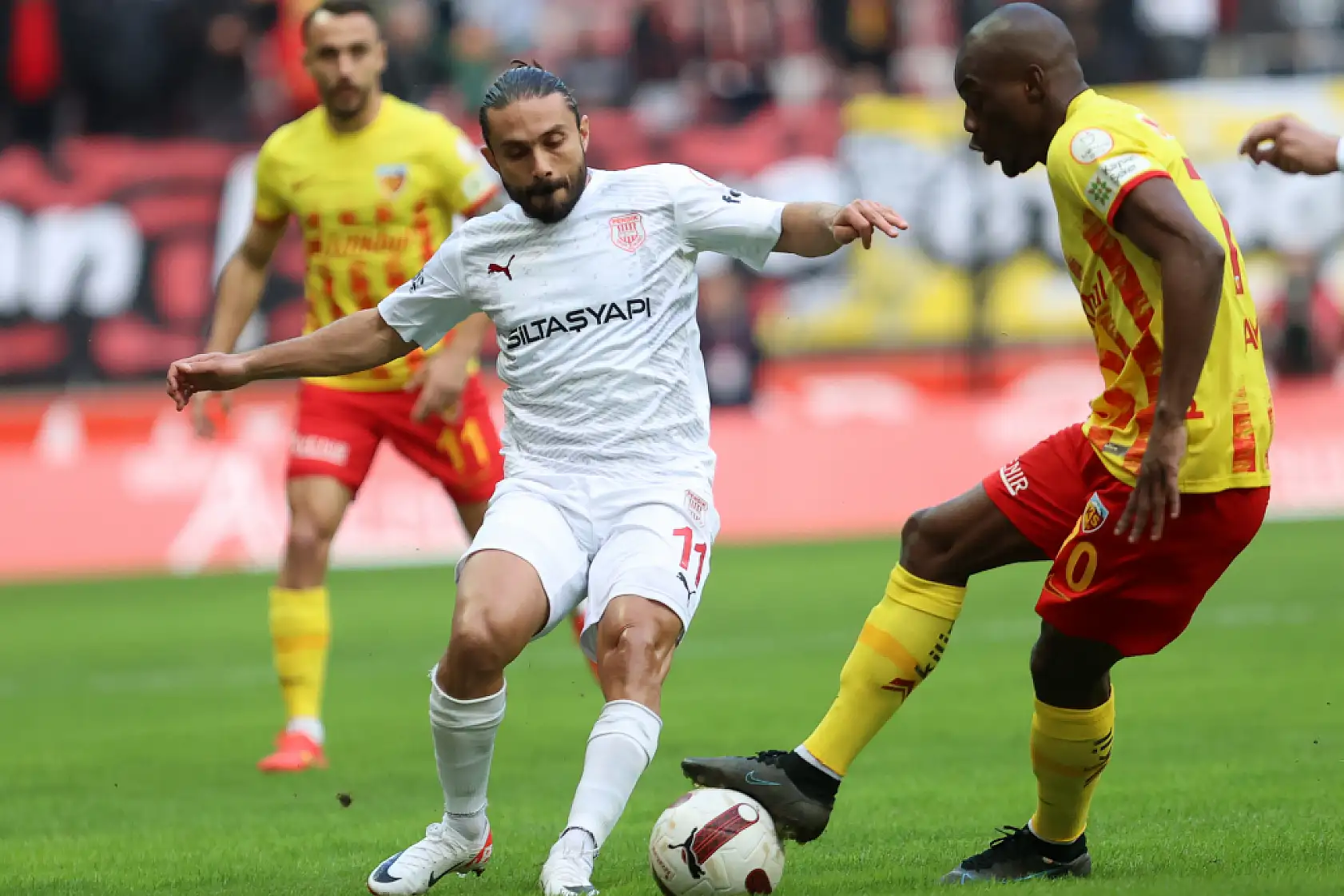 Uçar, 'Arkada kalmış gibi gözüksek de ciddi pozisyonlar yakalayan Kayserispor'du'