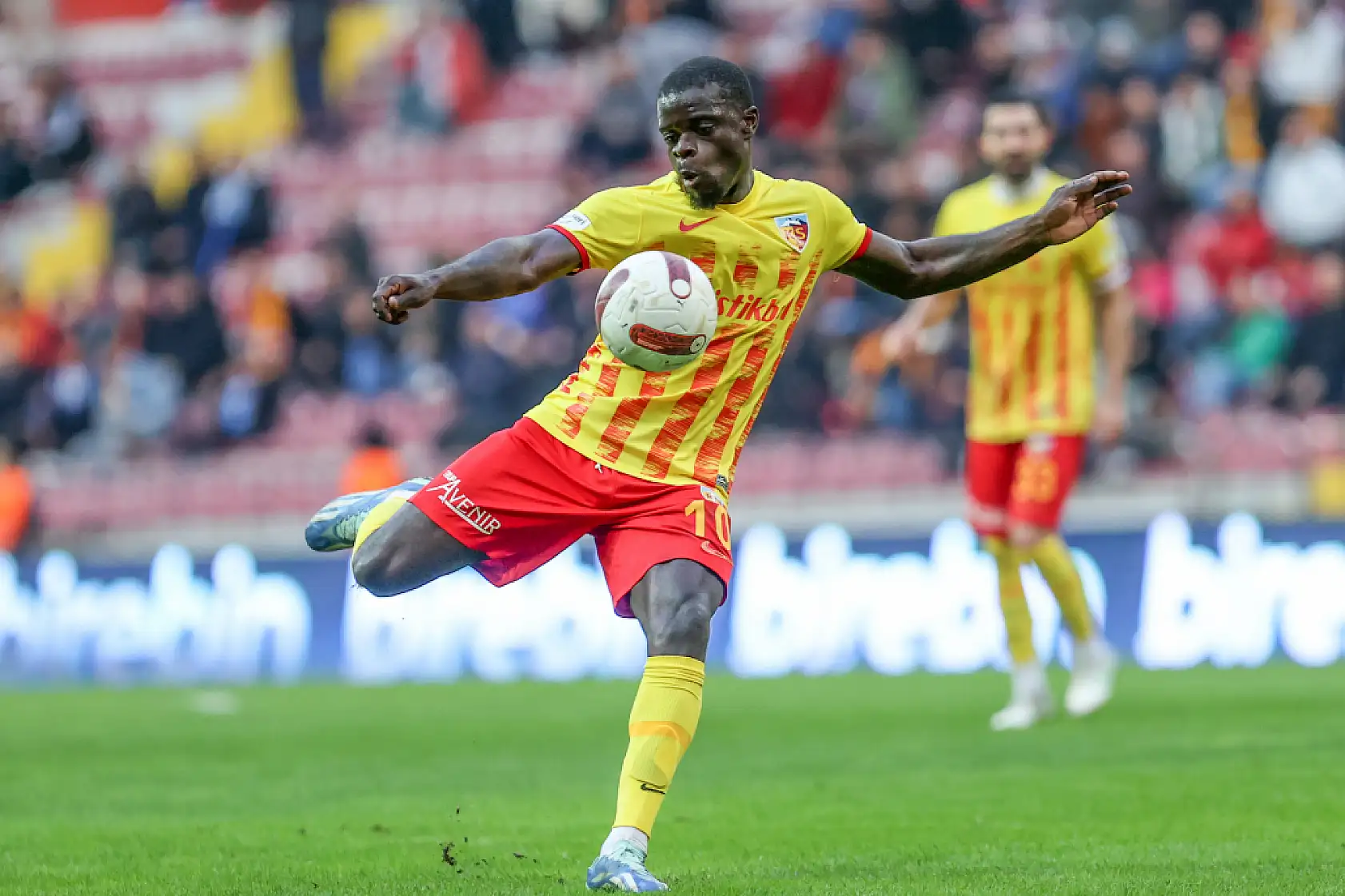 Uçar, 'Arkada kalmış gibi gözüksek de ciddi pozisyonlar yakalayan Kayserispor'du'