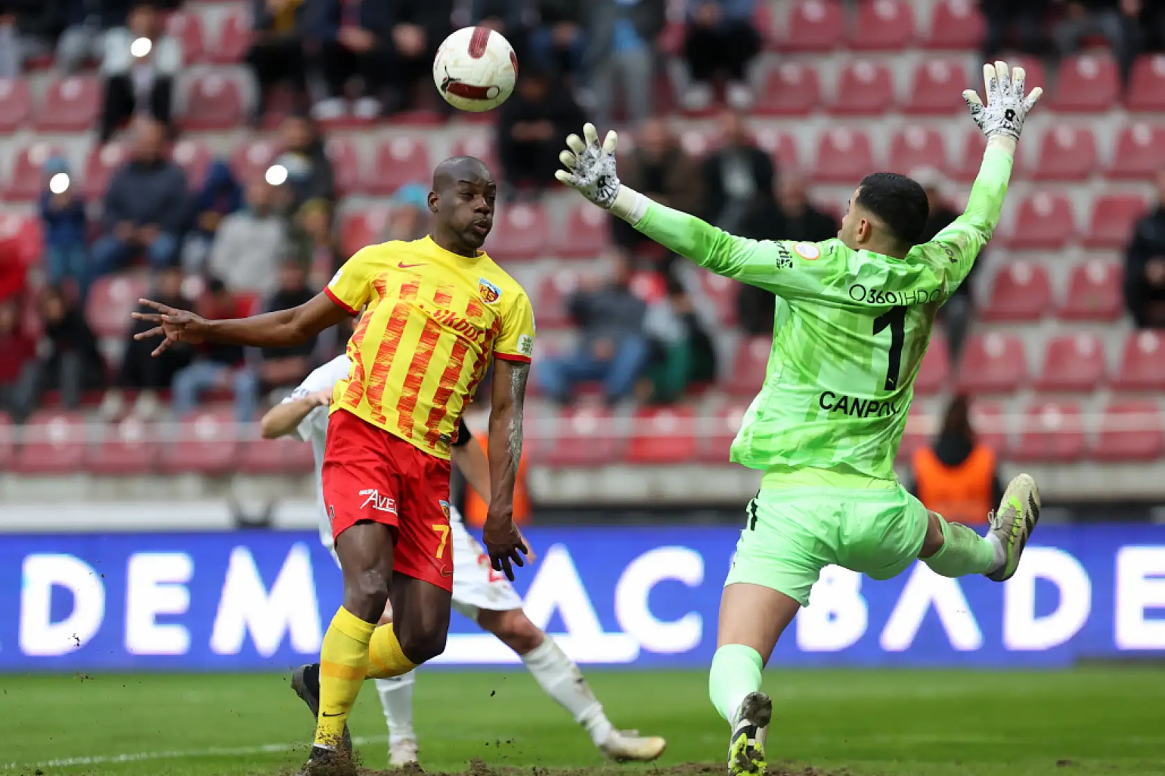 Uçar, 'Arkada kalmış gibi gözüksek de ciddi pozisyonlar yakalayan Kayserispor'du'