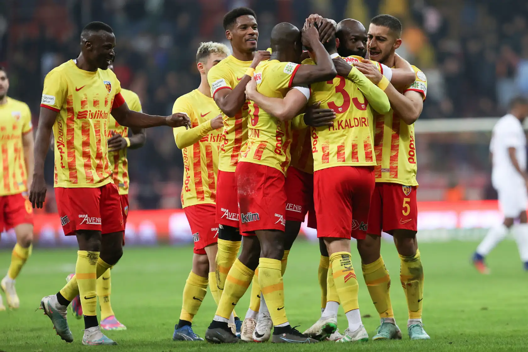 Uçar, 'Arkada kalmış gibi gözüksek de ciddi pozisyonlar yakalayan Kayserispor'du'