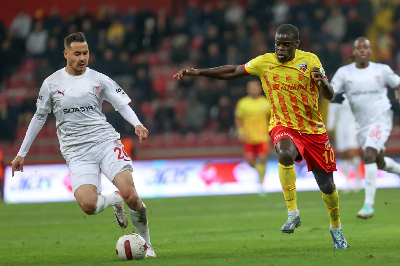 Uçar, 'Arkada kalmış gibi gözüksek de ciddi pozisyonlar yakalayan Kayserispor'du'