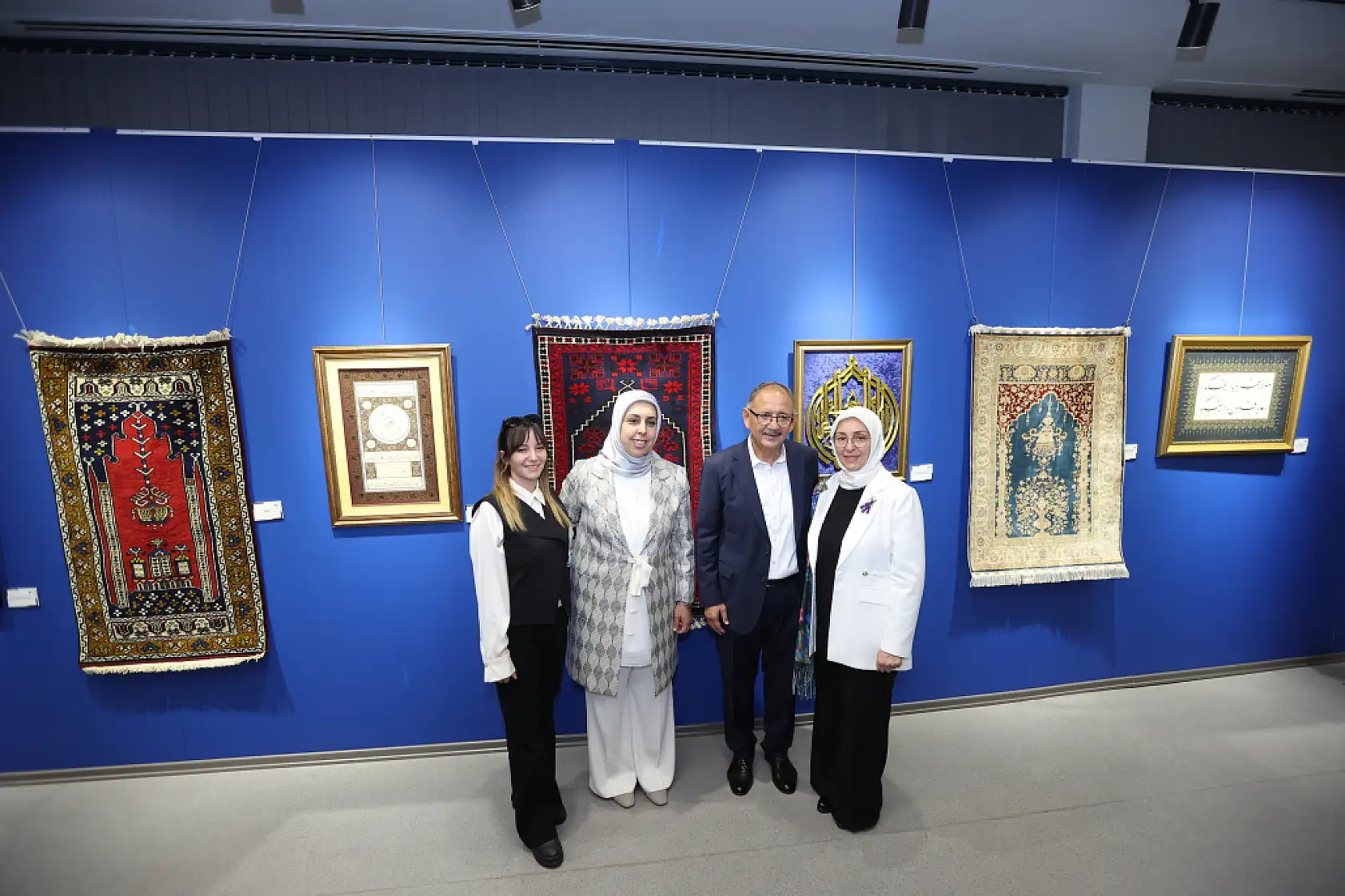 Büyükkılıç, Neşe Özhaseki'nin ''Renklerin Dili'' sergisinde