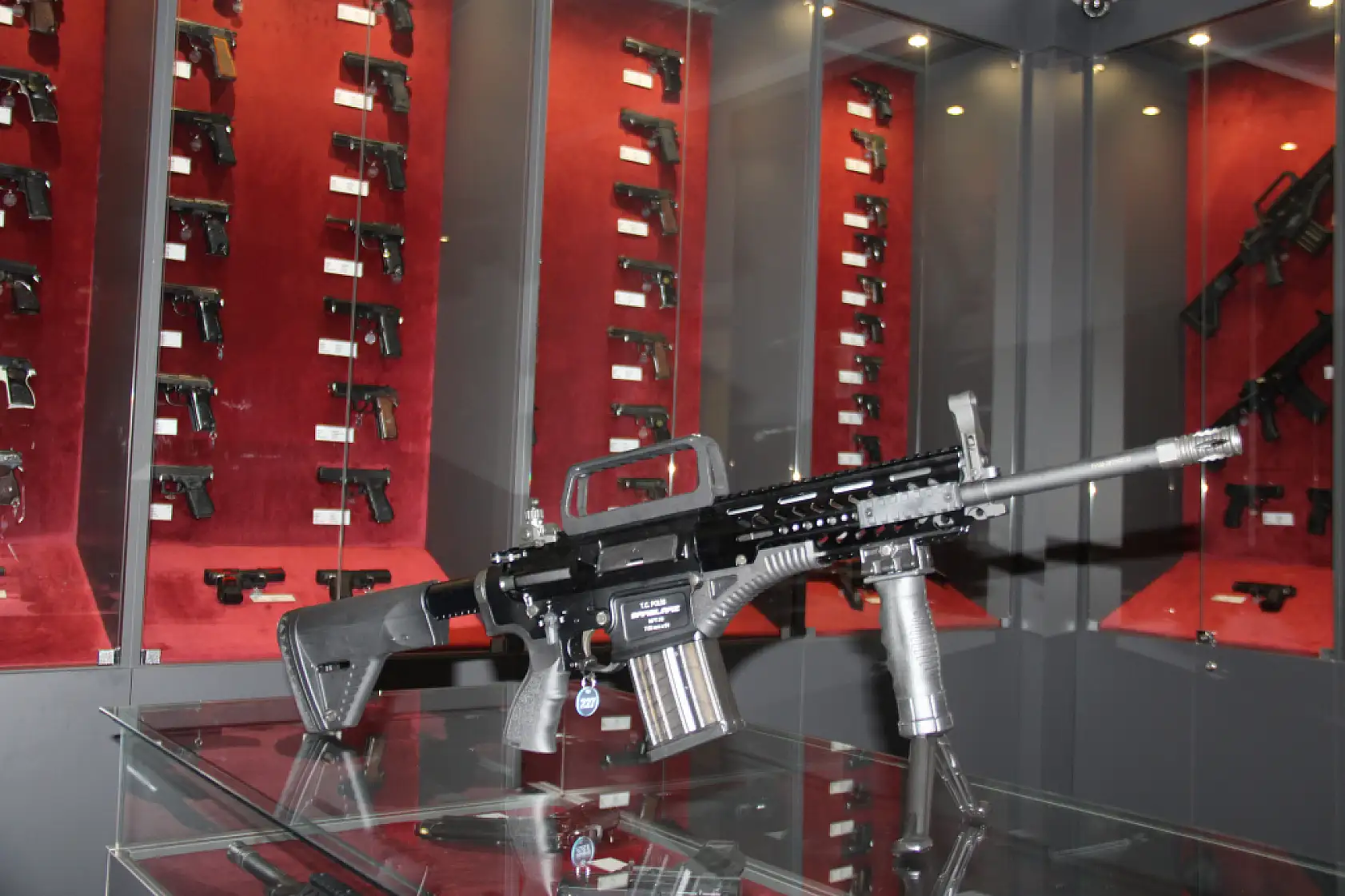 Kayseri Kriminal Polis Laboratuvarı yeni binasında 10 ile hizmet veriyor