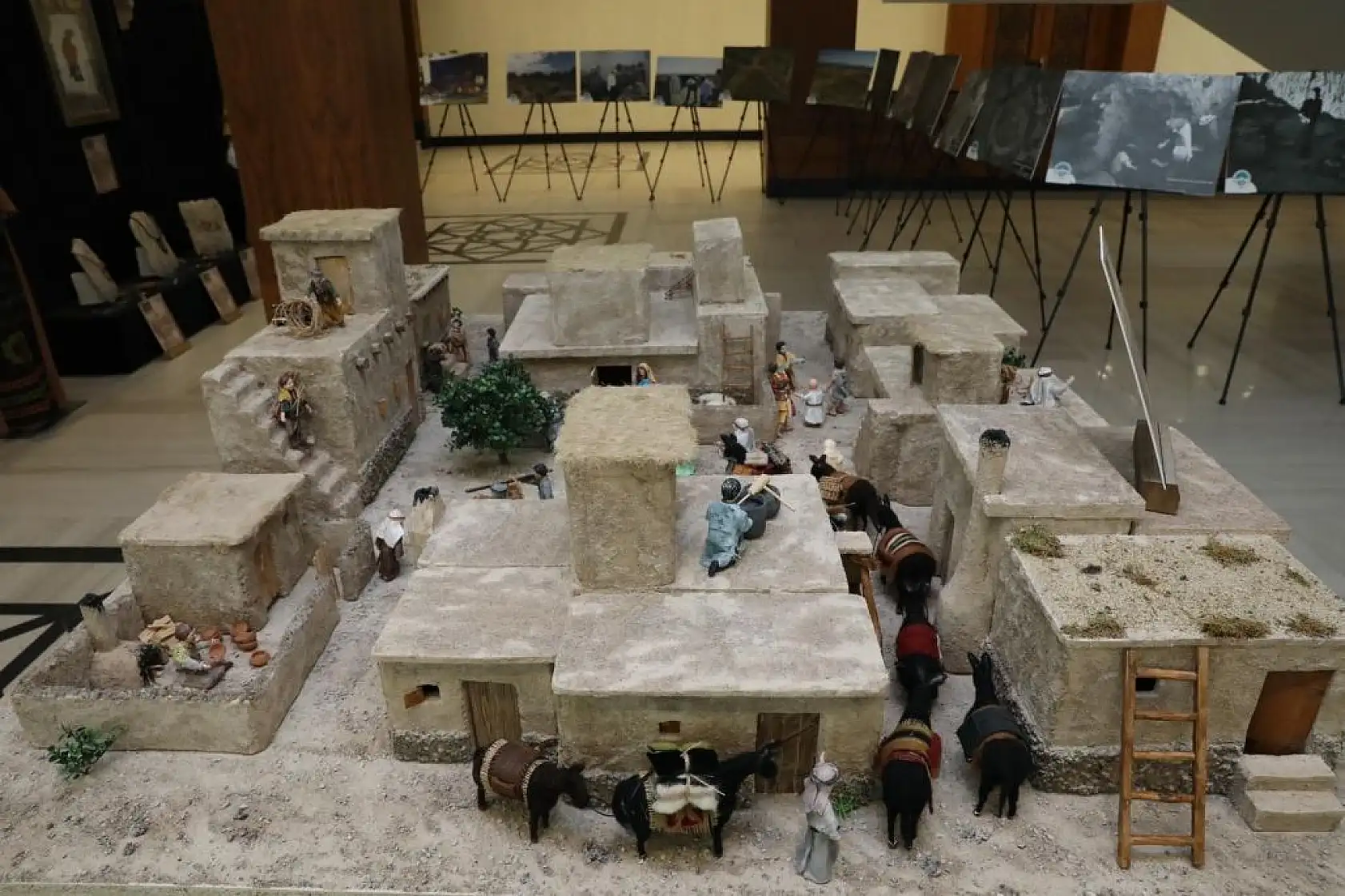 Beklenen sergi açıldı