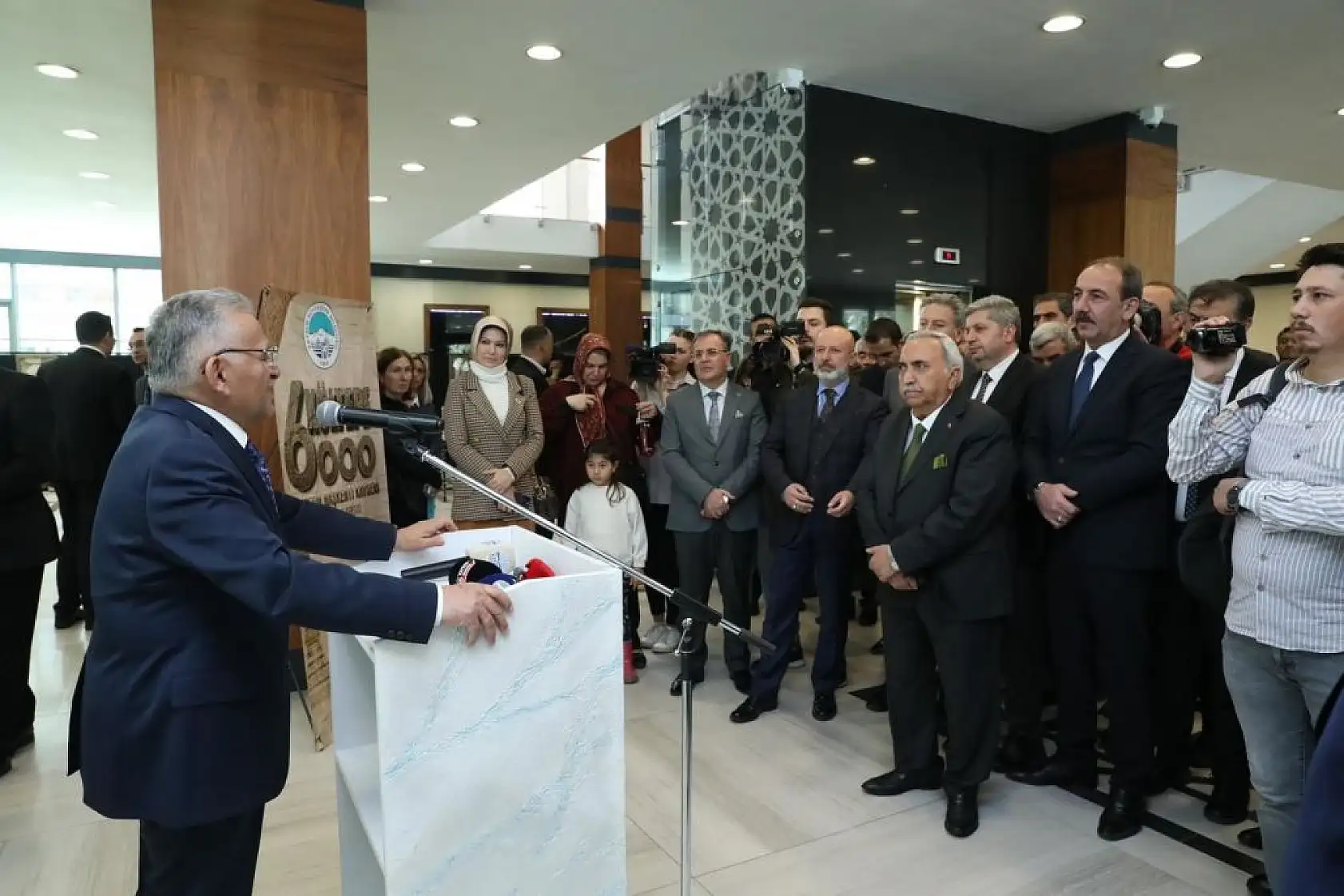 Beklenen sergi açıldı