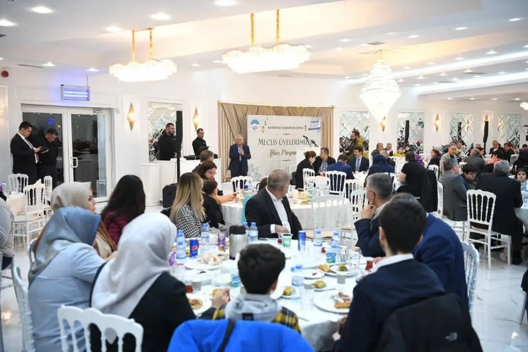 Başkan Büyükkılıç, meclis üyeleri ile iftarda buluştu