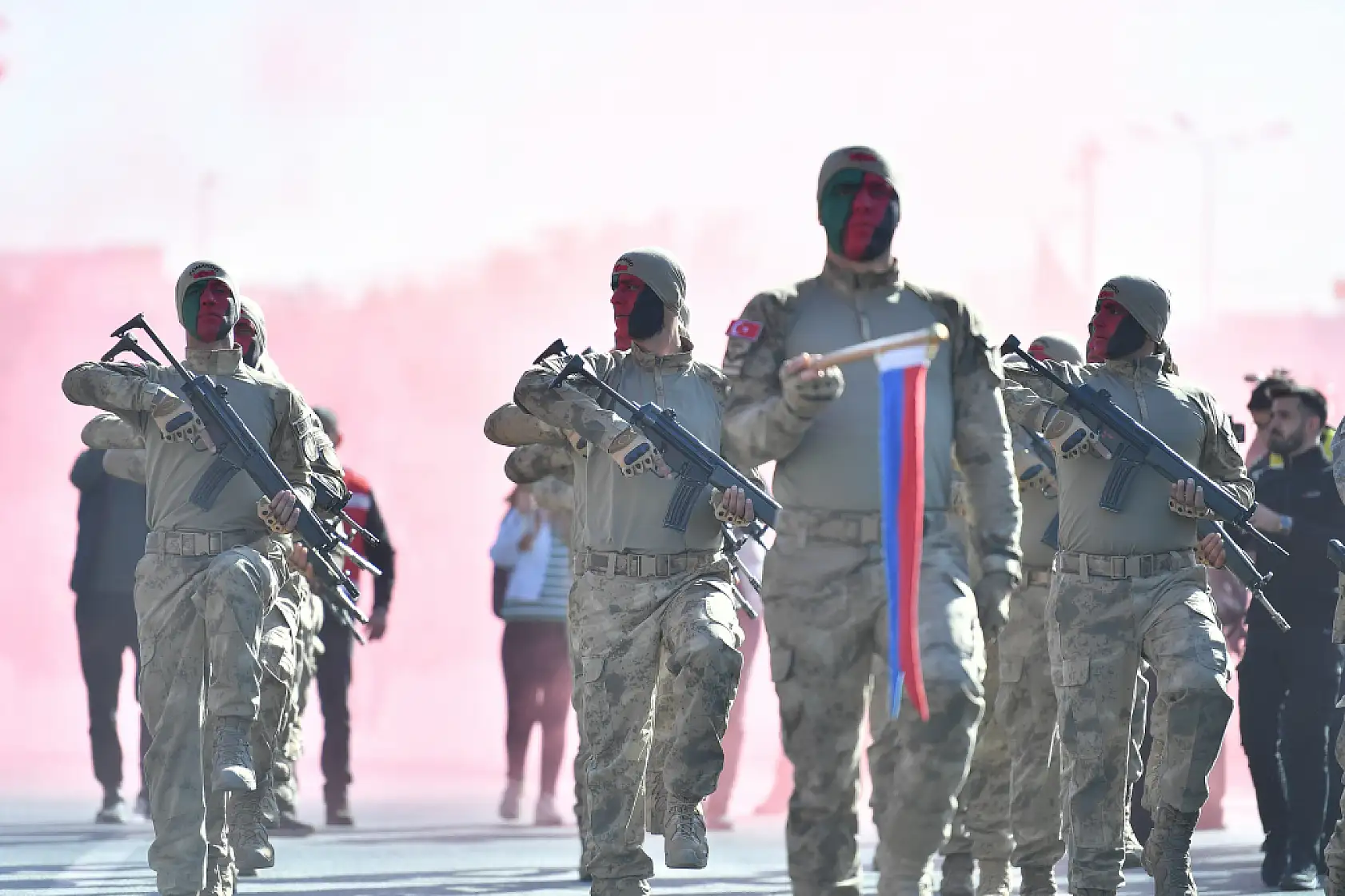 Başkan Büyükkılıç: Kayseri'den ve 80 vilayetten tek yürek, tek ses 'Yaşasın Cumhuriyet'