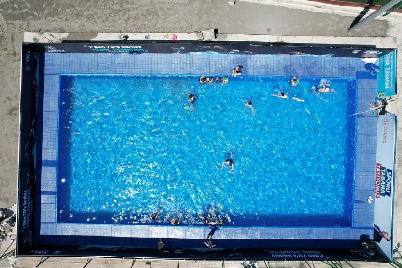 Kayseri'ye yüzme havuzu! Bakanlık yaptı, kapılar açıldı