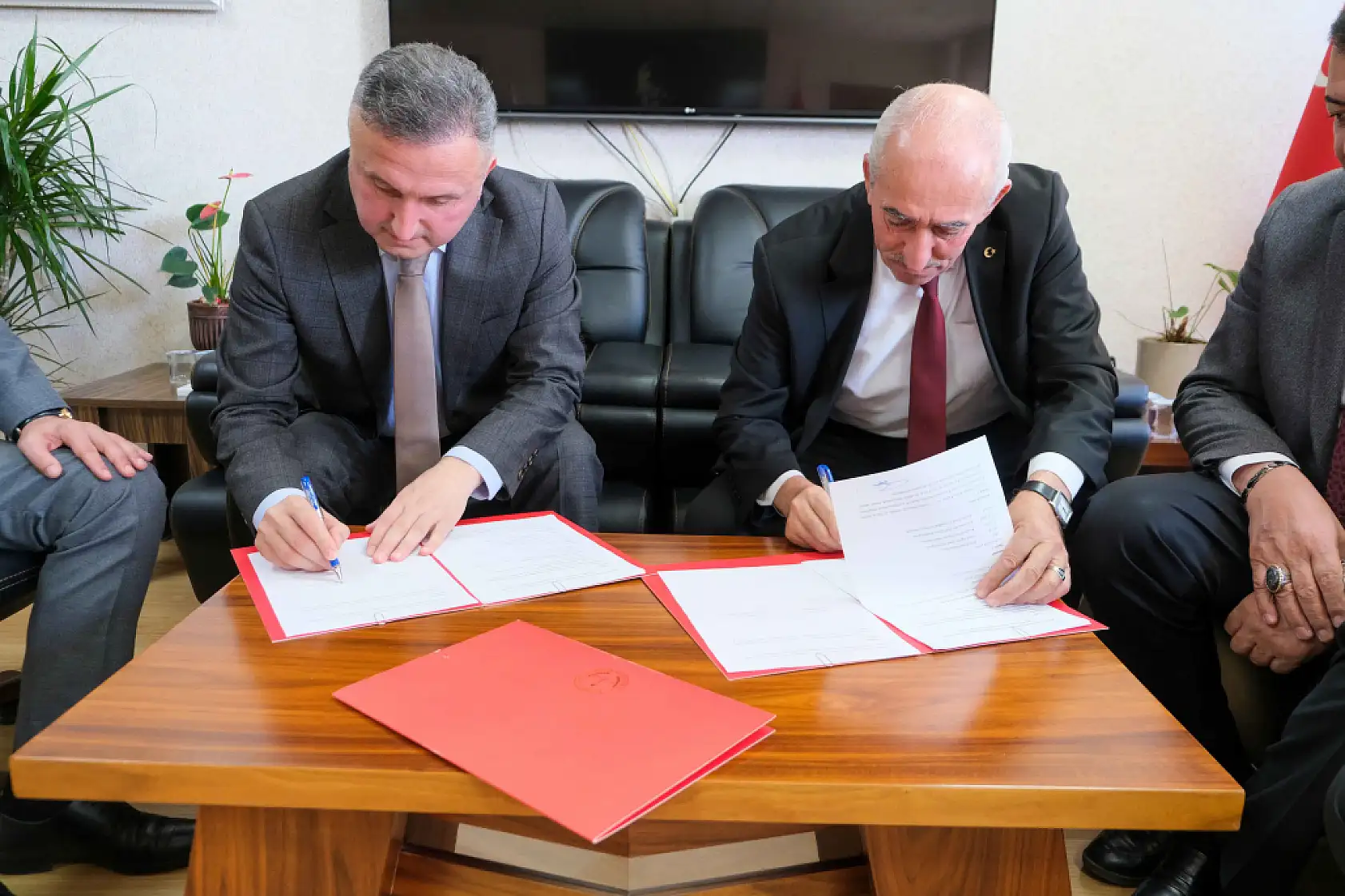 Kayseri'de bugün neler oldu neler? Mustafa Sarıgül, Dursun ataş, Şerafettin Bahadır, Boykot, Kayserispor...