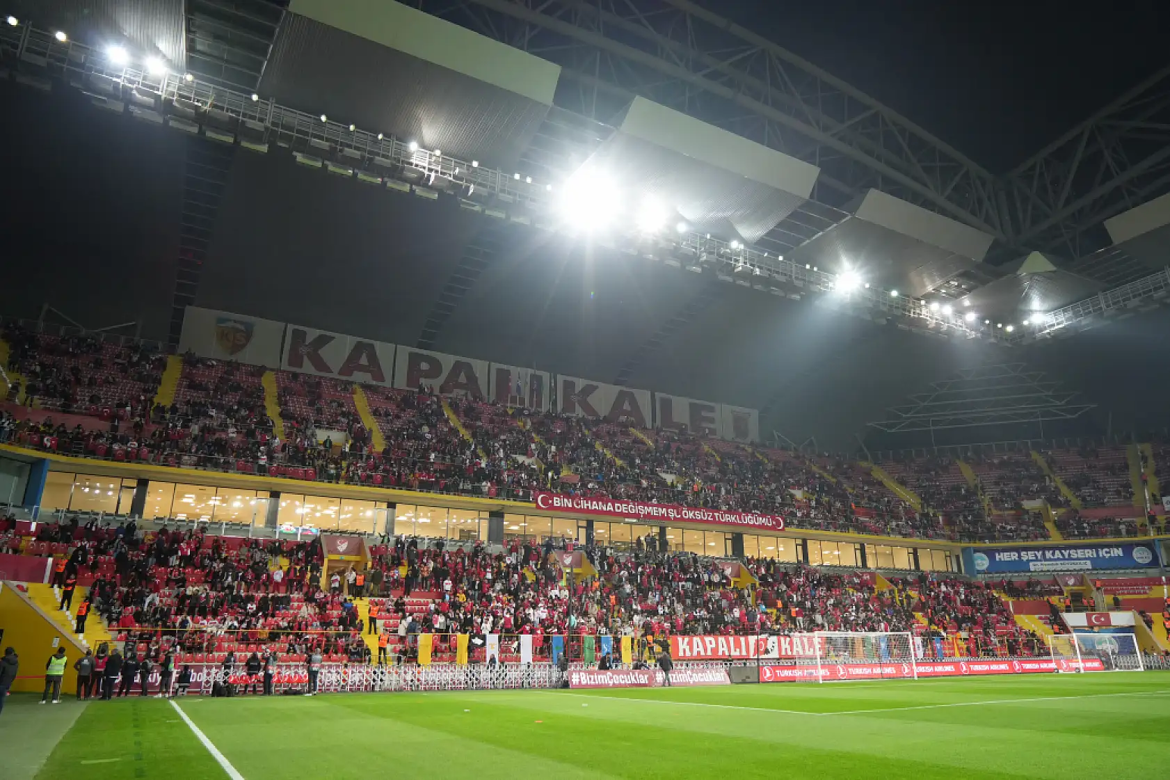 Kadir Has Stadı'ndan ilk görüntüler-Coşkulu bekleyiş!