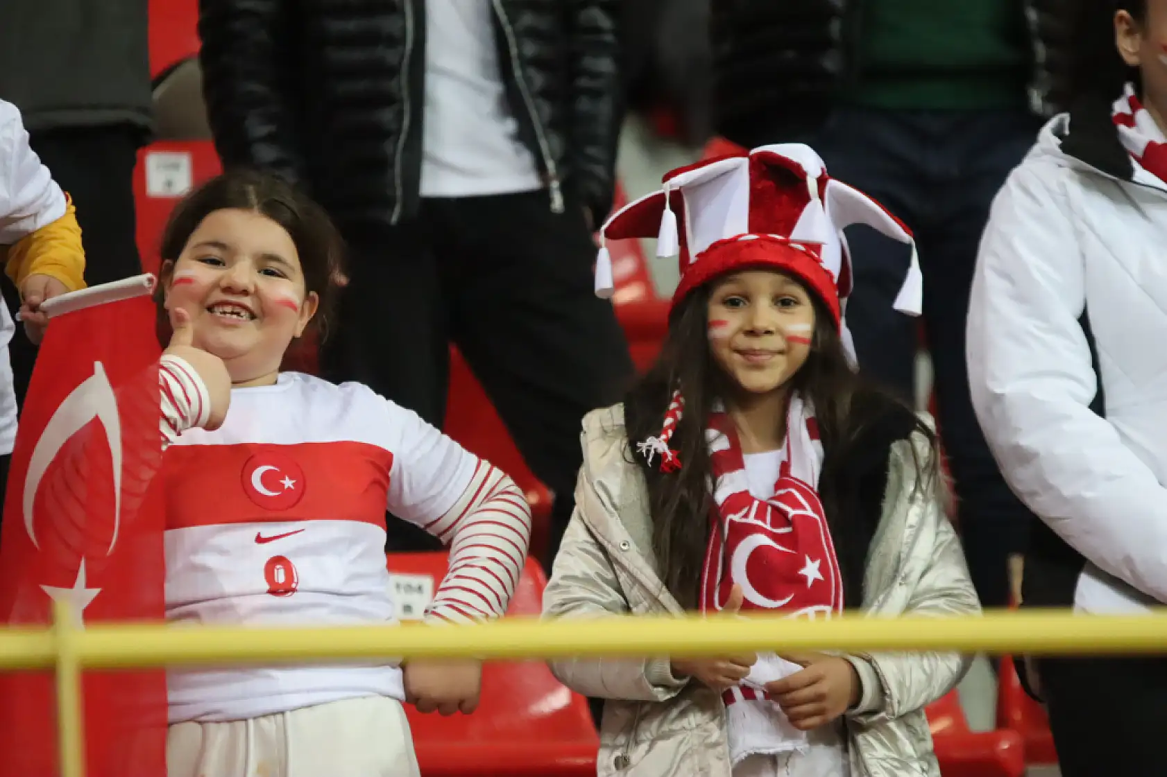 Kadir Has Stadı'ndan ilk görüntüler-Coşkulu bekleyiş!