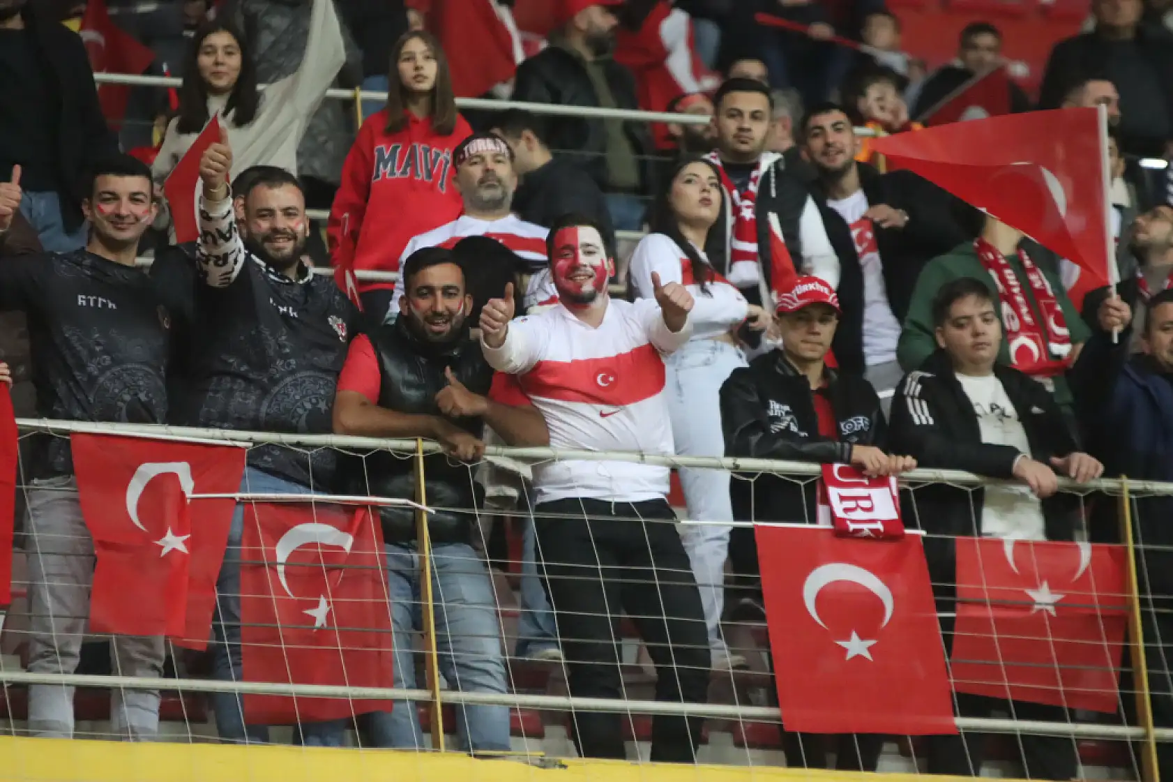 Kadir Has Stadı'ndan ilk görüntüler-Coşkulu bekleyiş!