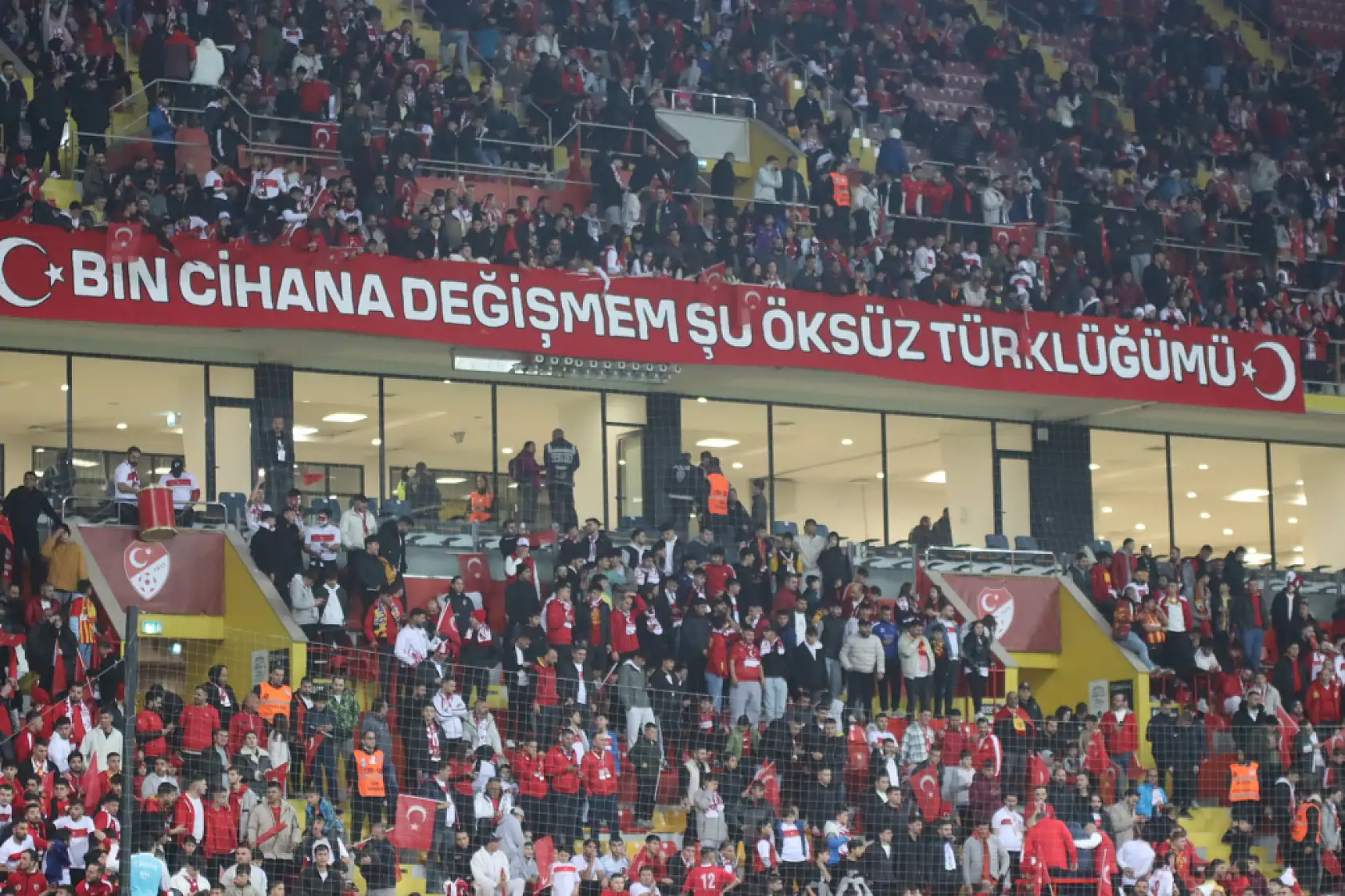 Kadir Has Stadı'ndan ilk görüntüler-Coşkulu bekleyiş!