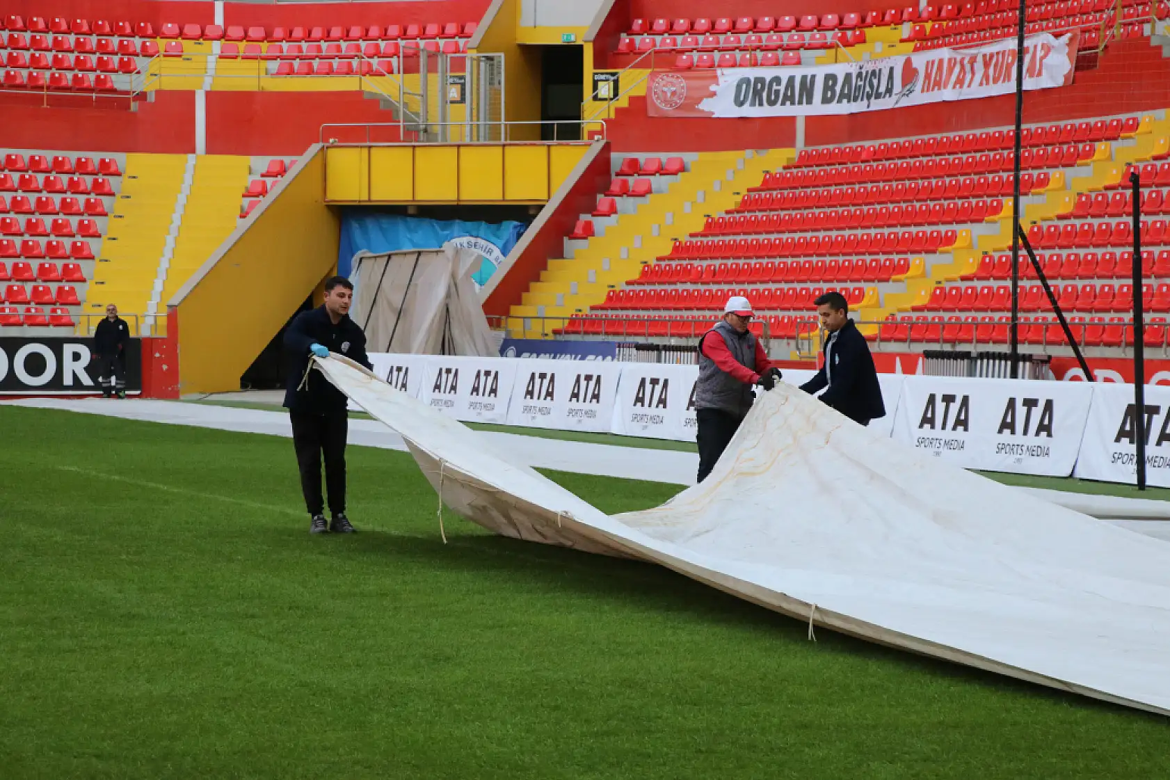 Kayseri'de Türkiye-Galler Maçı Heyecanı: Kadir Has Stadyumu Maça Hazır