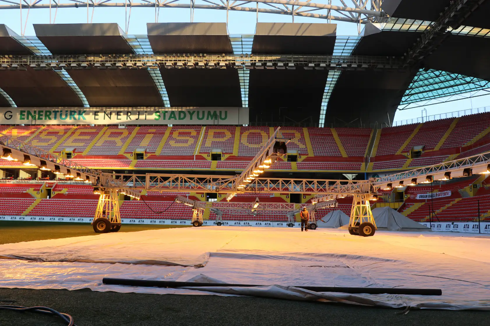 Kayseri'de Türkiye-Galler Maçı Heyecanı: Kadir Has Stadyumu Maça Hazır