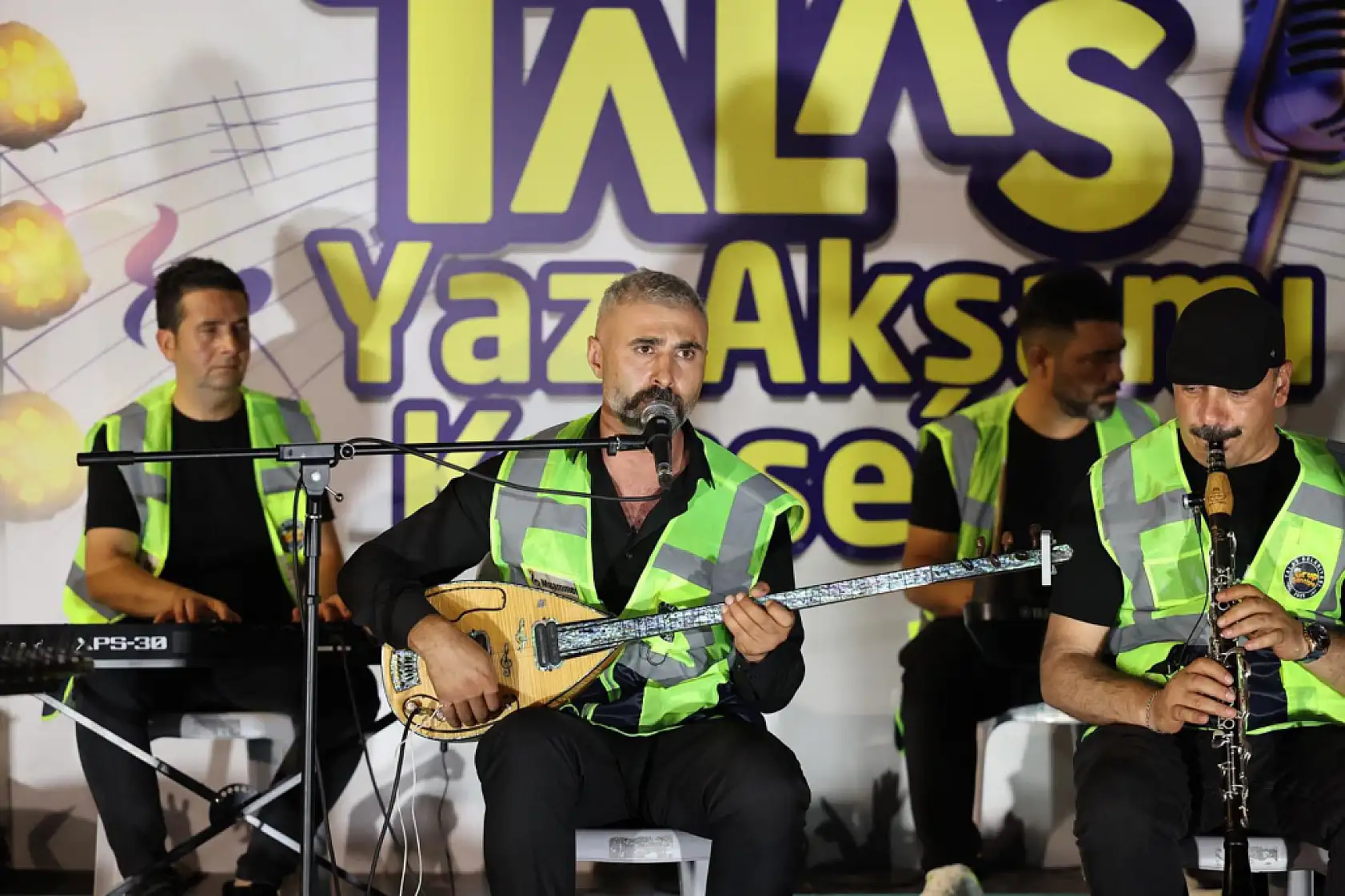 Talas Millet Bahçesi'nde Grup Şantiye rüzgarı: Halay çektiler, çiftetelli oynadılar!