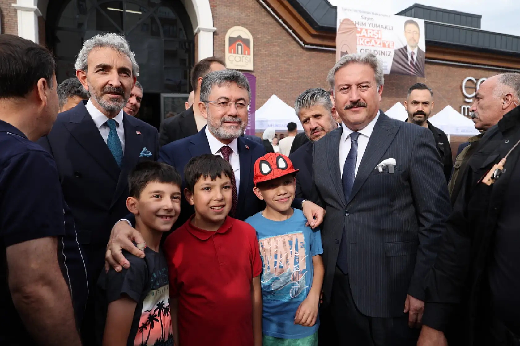 Kayseri'de tüketici ve esnaf, aynı çatı altında buluştu: Çarşı Melikgazi resmen açıldı!
