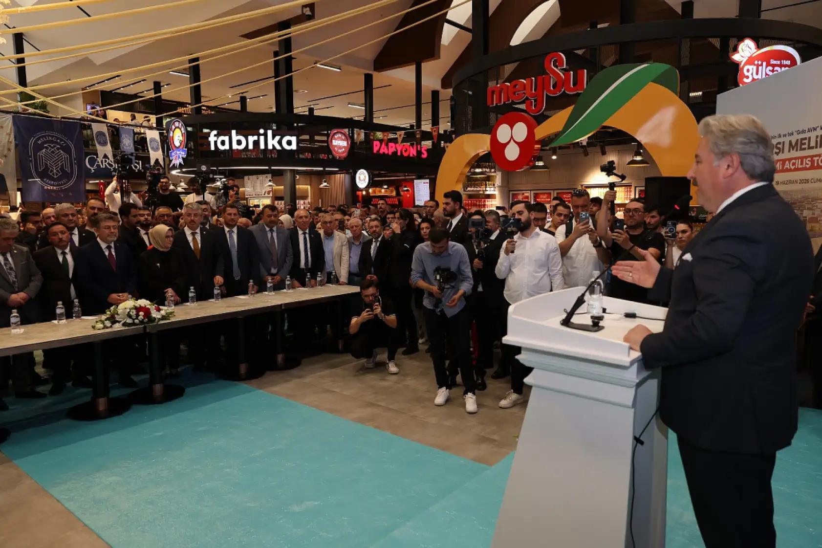 Kayseri'de tüketici ve esnaf, aynı çatı altında buluştu: Çarşı Melikgazi resmen açıldı!