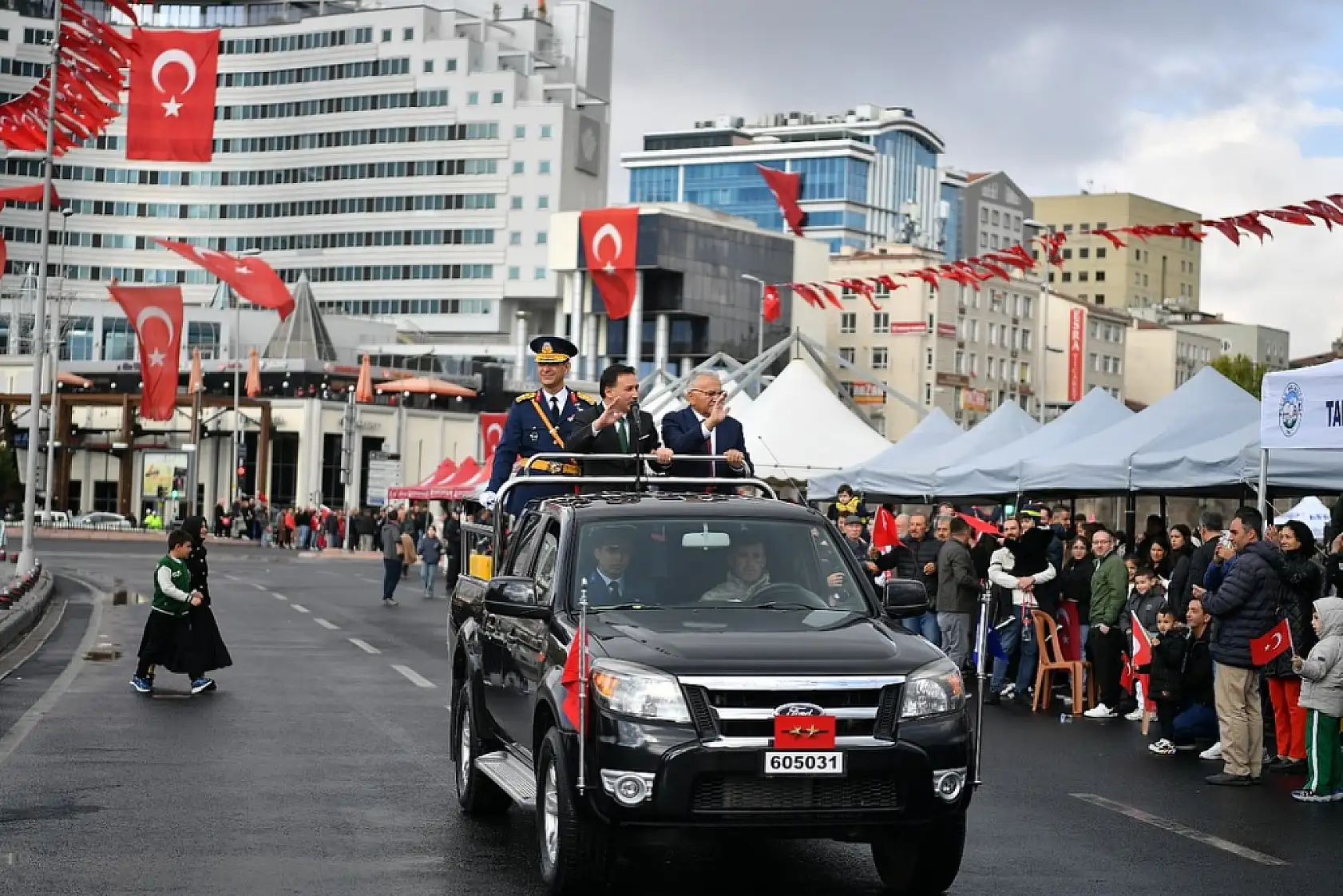 Kayseri'de 29 Ekim Cumhuriyet Bayramı coşkusu: Büyüleyen görüntüler!