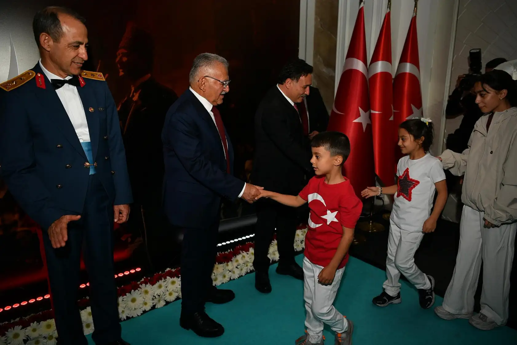 Kayseri'de Cumhuriyet coşkusu: Başkan Büyükkılıç resepsiyonda!
