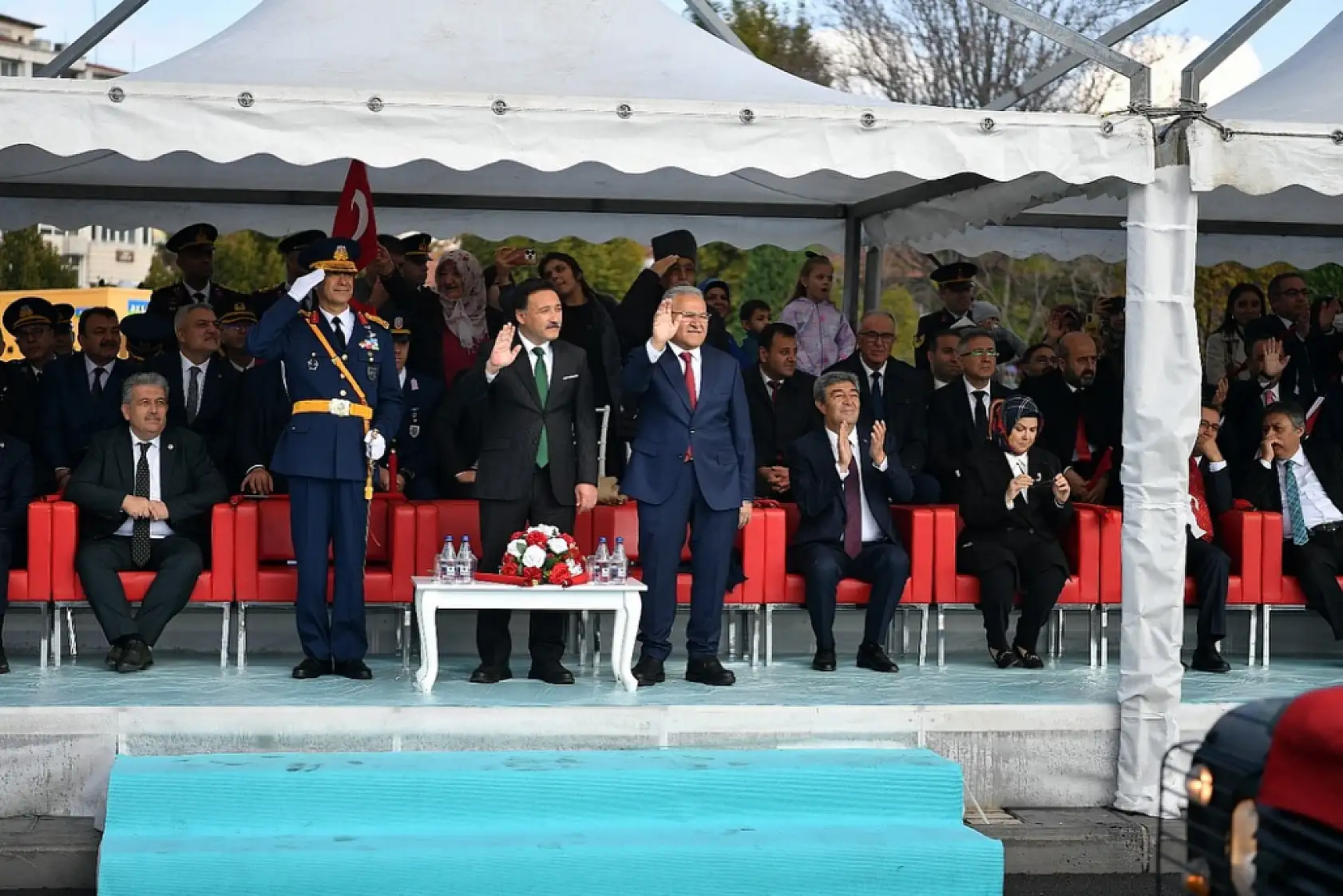 Kayseri'de 29 Ekim Cumhuriyet Bayramı coşkusu: Büyüleyen görüntüler!