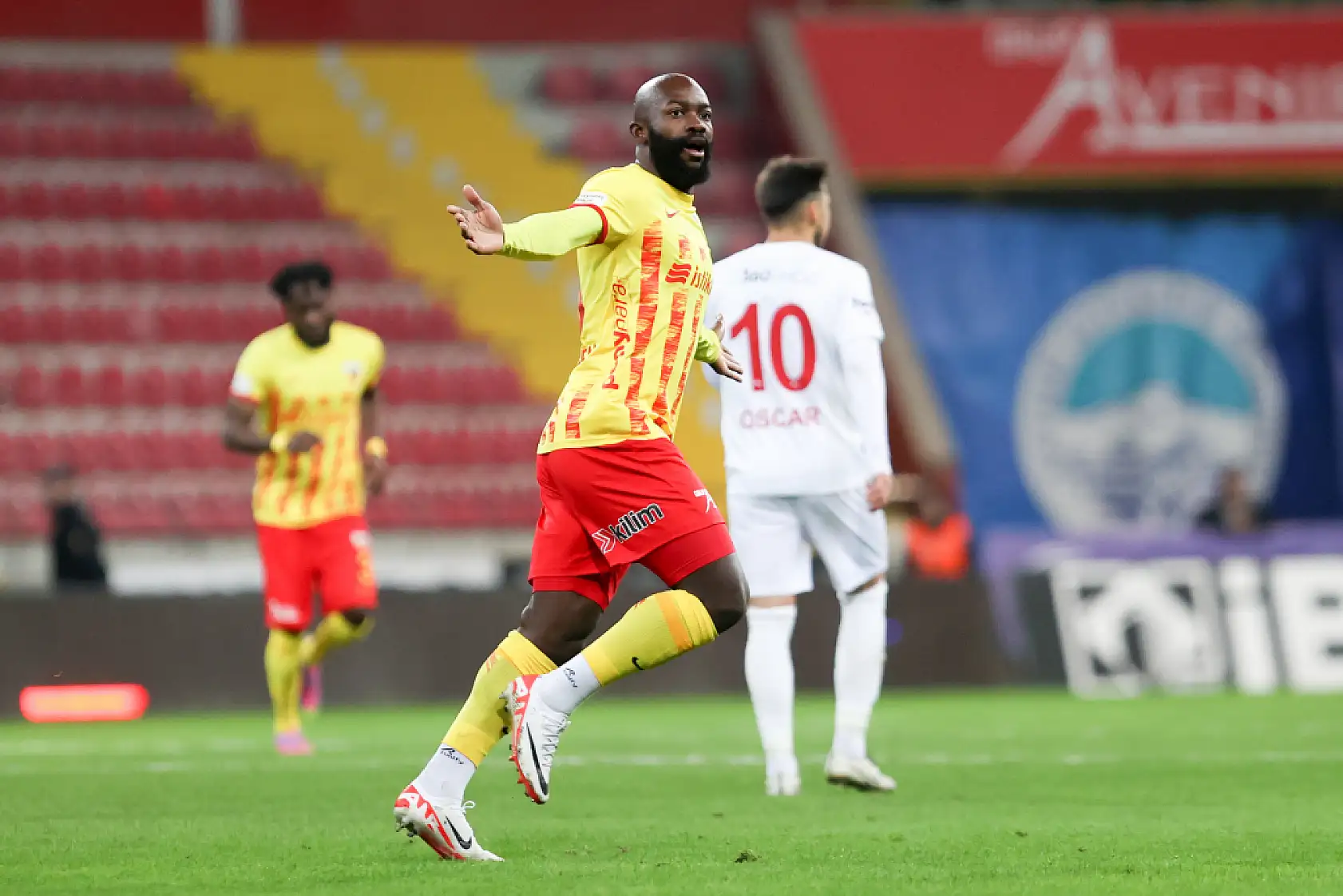 Uçar, 'Arkada kalmış gibi gözüksek de ciddi pozisyonlar yakalayan Kayserispor'du'